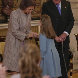 La Princesa Leonor con los Reyes Juan Carlos y Sofía tras recibir el Toisón de Oro