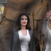 Angelina Jolie y Bigritte Macron charlando en París
