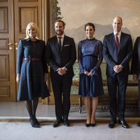 La Familia Real Noruega con los Duques de Cambridge en el Palacio Real de Osolo