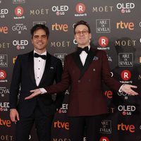Ernesto Sevilla y Joaquín Reyes juntos en la alfombra roja de los Premios Goya 2018
