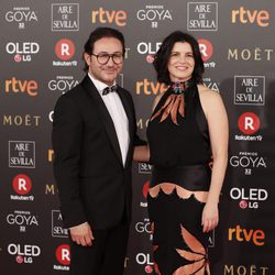Carlos Santos y Laia Marull en la alfombra roja de los Premios Goya 2018