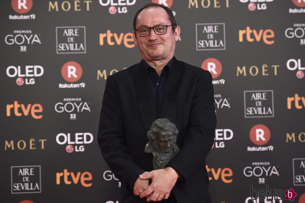 Pascal Gaigne posa con su galardón en los Premios Goya 2018