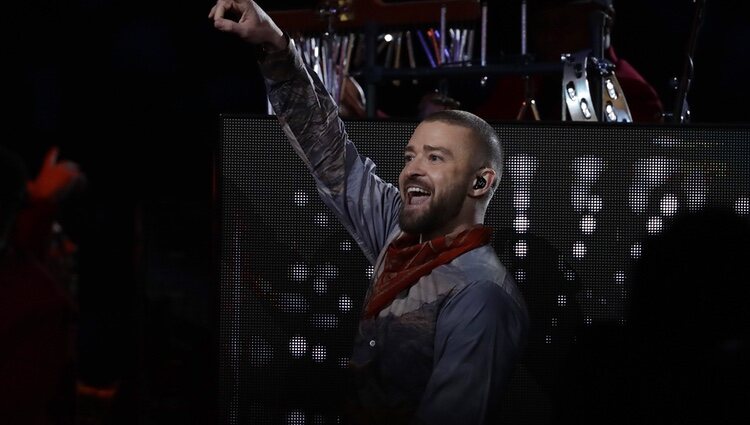 Justin Timberlake puso al estadio de pie durante su actuación en la Super Bowl 2018