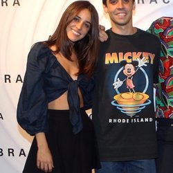 Macarena García y Javier Ambrossi en la premiere de la película 'Abracadabra'