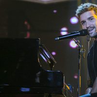 Pablo Alborán cantando en la gala final de 'OT 2017'