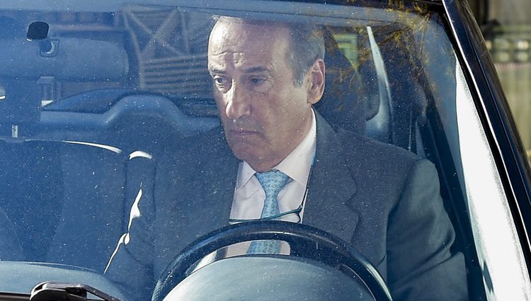 Francis Franco conduciendo en Madrid