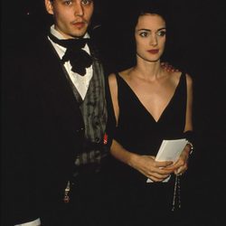 Johnny Depp y Winona Ryder durante un acto público cuando estuvieron juntos