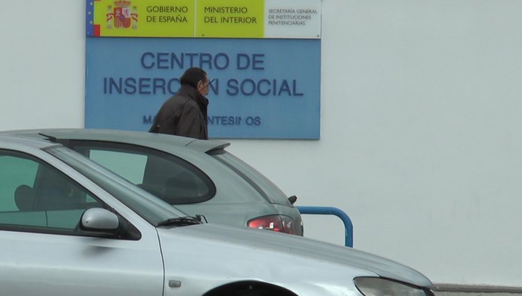 Julián Muñoz entrando en el Centro de Inserción Social de Algeciras
