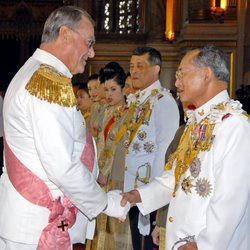 Enrique de Dinamarca con Bhumibol de Tailandia