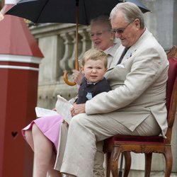 Enrique de Dinamarca con la Reina Margarita y el Príncipe Christian en su 75 cumpleaños