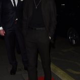 Charlie Heaton en la fiesta de Vogue tras los BAFTA