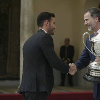 El Rey Felipe entrega el Premio Nacional de Deporte 2016 a Saúl Craviotto
