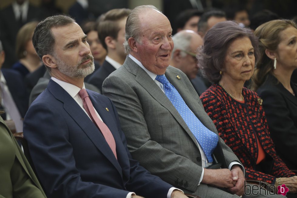 El Rey Felipe, el Rey Juan Carlos, la Reina Sofía y la Infanta Elena en la entrega de los Premios Nacionales de Deporte 2016