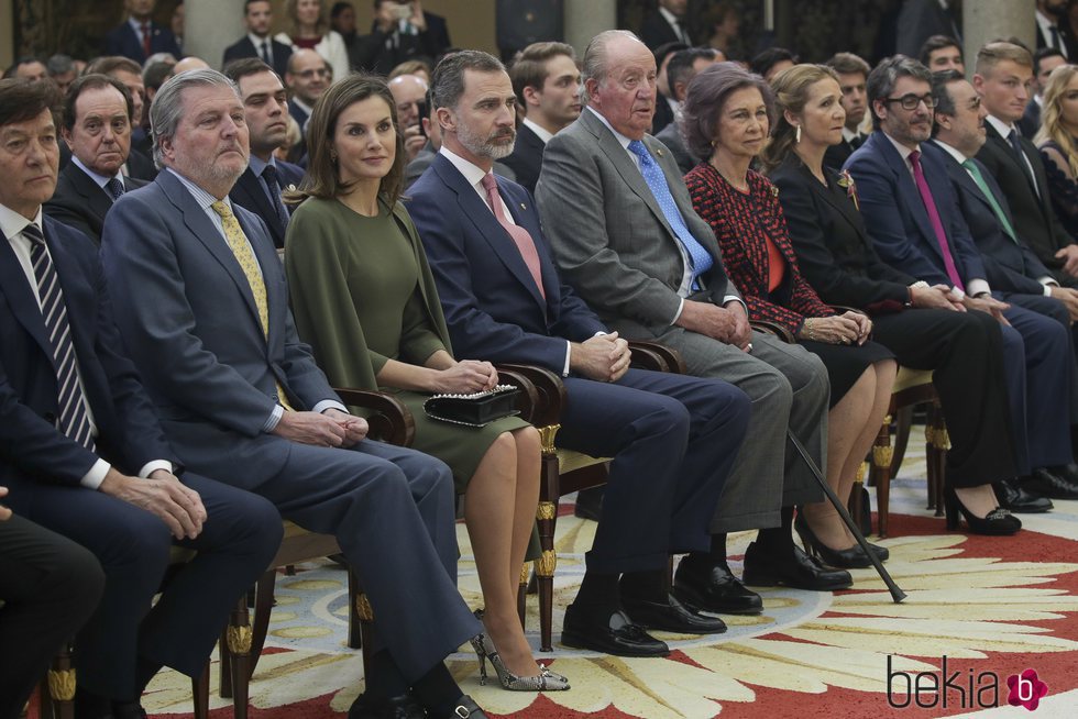 Los Reyes Felipe y Letizia, los Reyes Juan Carlos y Sofía y la Infanta Elena en los Premios Nacionales de Deporte 2016