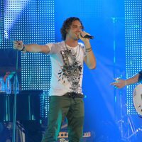 David Bisbal y Alejandro Sanz en un concierto durante la gira 'Paraíso Express'