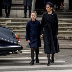 Mary de Dinamarca y la Princesa Isabel en el funeral de Enrique de Dinamarca
