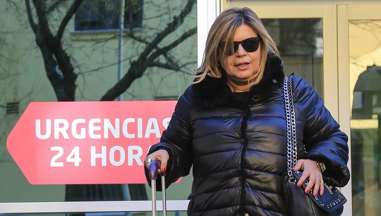 Terelu Campos saliendo del hospital a visitar a María Teresa Campos tras ser operada de una suboclusión intestinal