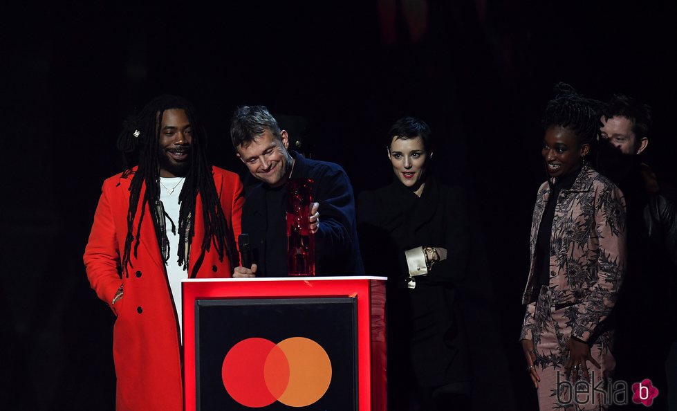 El grupo Gorillaz premiado como Mejor Grupo Británico en los Brit Awards 2018