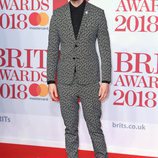 Calvin Harris en la alfombra roja de los Brit Awards 2018