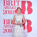 Millie Bobby Brown en la alfombra roja de los Brit Awards 2018