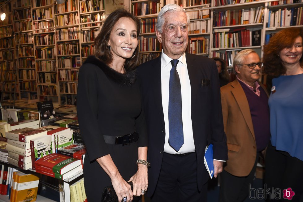 Isabel Preysler y Mario Vargas Llosa juntos y muy sonrientes