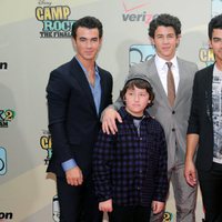 Los hermanos Kevin, Nick, Joe y Frankie Jonas en el estreno de la película 'Camp Rock 2'