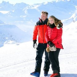 Guillermo Alejandro de Holanda y la Princesa Amalia en su posado de invierno en Lech