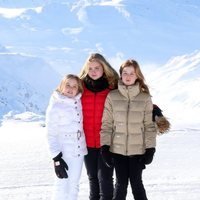 Ariane, Amalia y Alexia de Holanda en su posado invernal en Lech