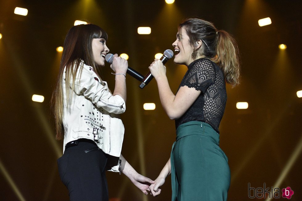 Amaia y Aitana durante los ensayos del primer concierto de la gira de 'OT 2017'