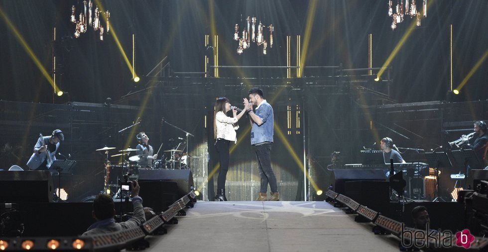 Aitana y Cepeda durante los ensayos del primer concierto de la gira de 'OT 2017'