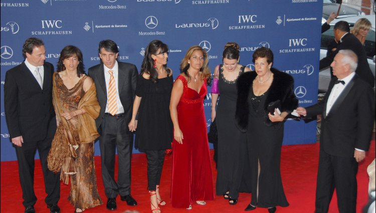Arantxa Sánchez Vicario junto a sus padres y sus hermanos en los Premios Laureus 2007