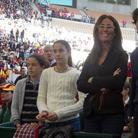 Javier Sánchez Vicario junto a su mujer y sus hijas en la final de la Copa Davis 2011