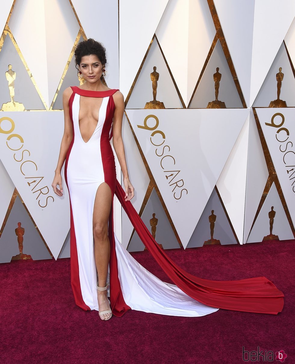 Blanca Blanco posa en la alfombra roja de los Premios Oscar 2018