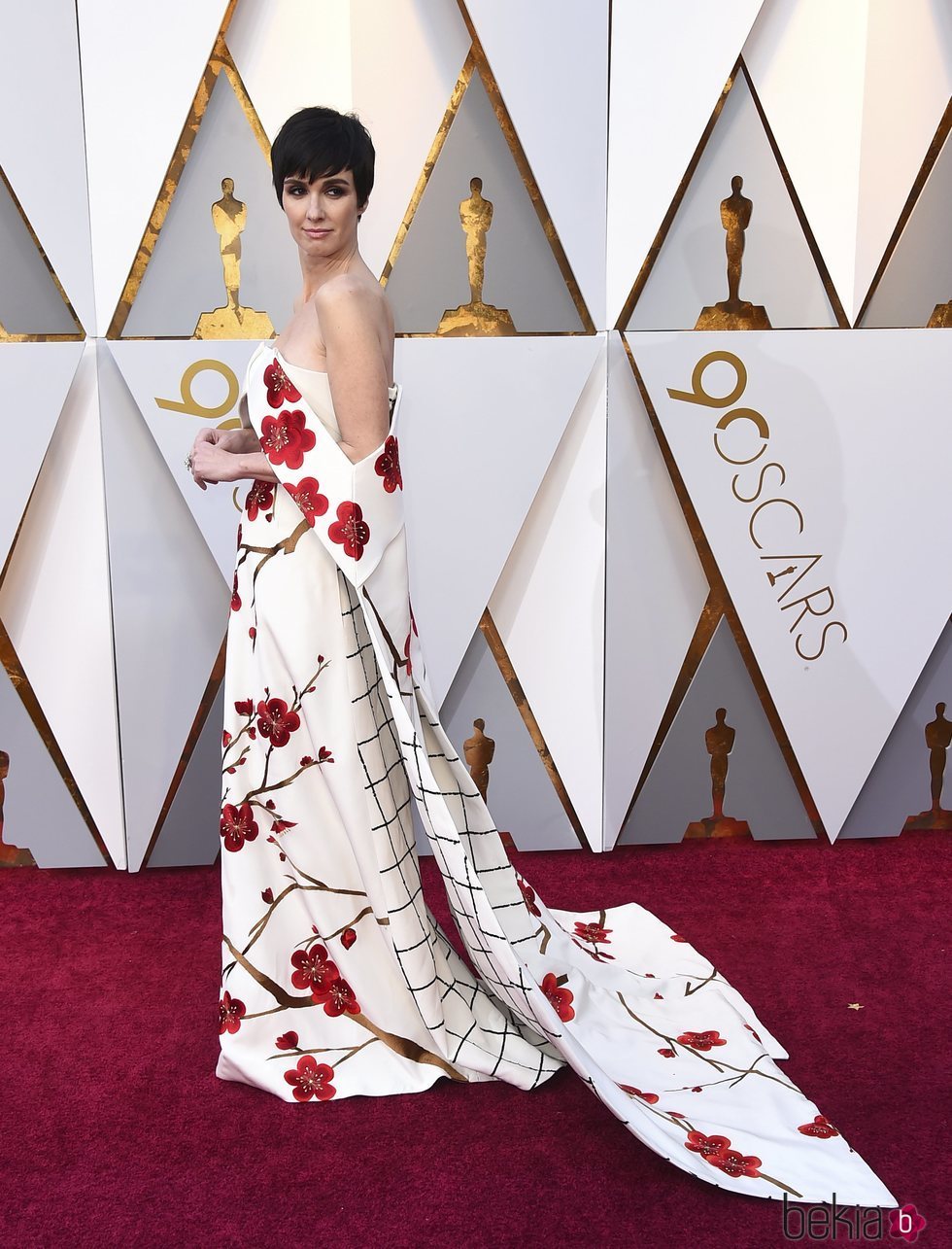 Paz Vega posando en la alfombra roja de los Premios Oscar 2018