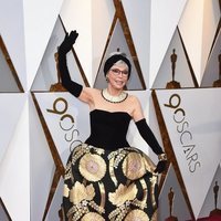 Rita Moreno en la alfombra roja de los Premios Oscar 2018