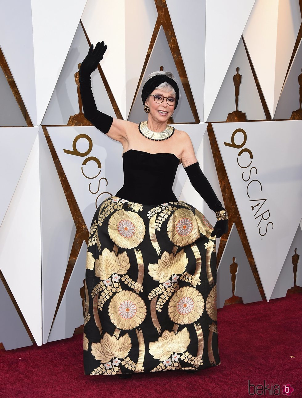 Rita Moreno en la alfombra roja de los Premios Oscar 2018