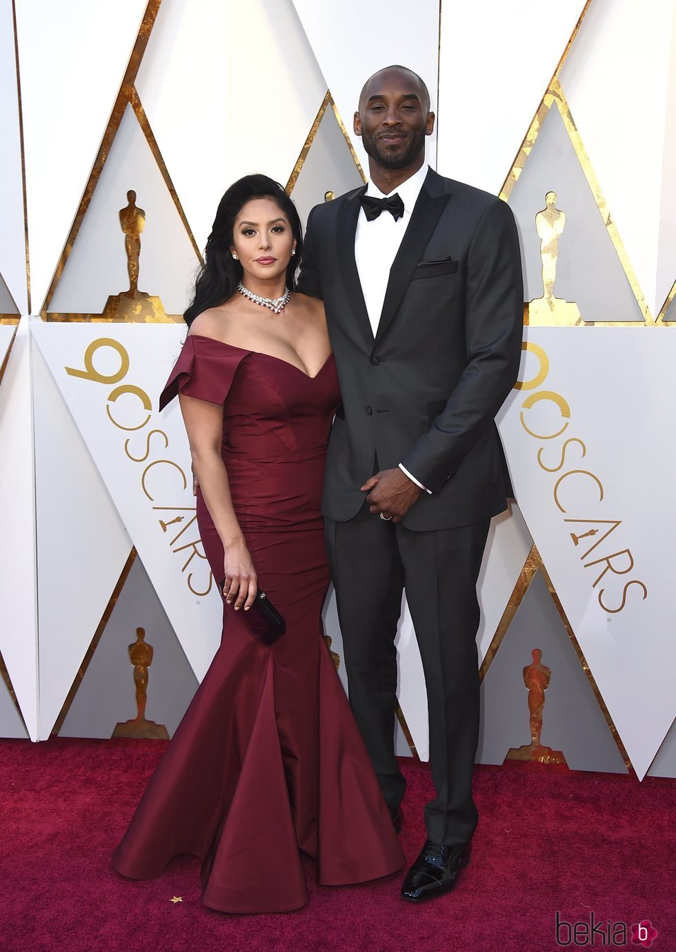 Kobe Bryant y Vanessa Laine Bryant en la alfombra roja de los Premios Oscar 2018