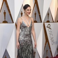 Gal Gadot  en la alfombra roja de los premios Oscar 2018