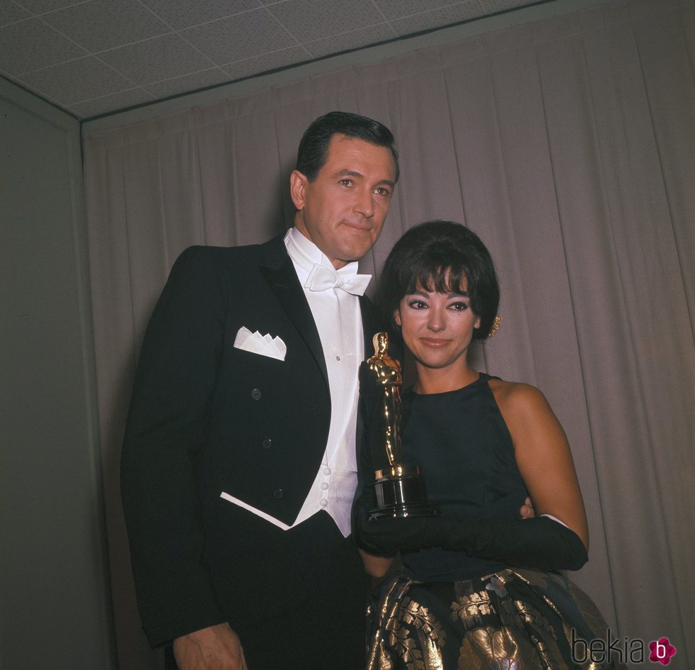 Rock Hudson y Rita Moreno en los Oscar 1962