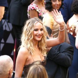 Jennifer Lawrence en la alfombra roja de los Óscars 2018