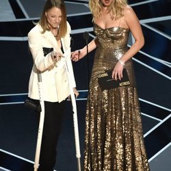 Jodie Foster y Jennifer Lawrence en la Gala de los Oscars 2018