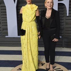 Sarah Paulson y Holland Taylor, cogidas de la mano en la fiesta Vanity Fair tras los Oscar 2018