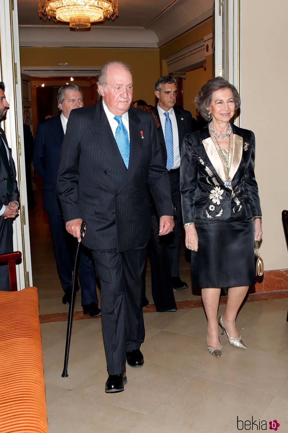 Los Reyes Juan Carlos y Sofía en el acto académico con motivo del 80 aniversario del Rey Juan Carlos