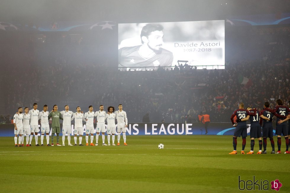 Real Madrid y Paris Saint-Germain rinden homenaje a Davide Astori por su muerte