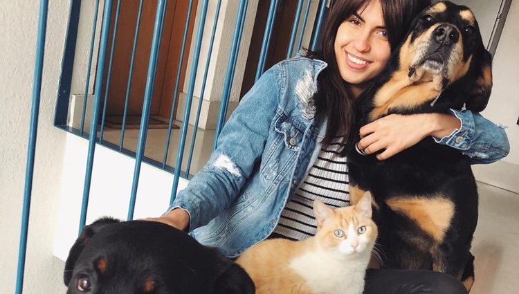 Sofía Suescun, junto a sus mascotas antes de marcharse a Honduras