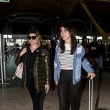 Sofía Suescun y María Lapiedra en el aeropuerto poniendo rumbo a 'Supervivientes 2018'