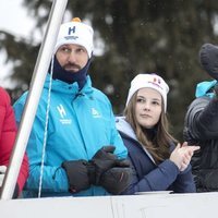 Haakon y Mette-Marit de Noruega con sus hijos Ingrid y Sverre en el salto de esquí de Holmenkollen 2018