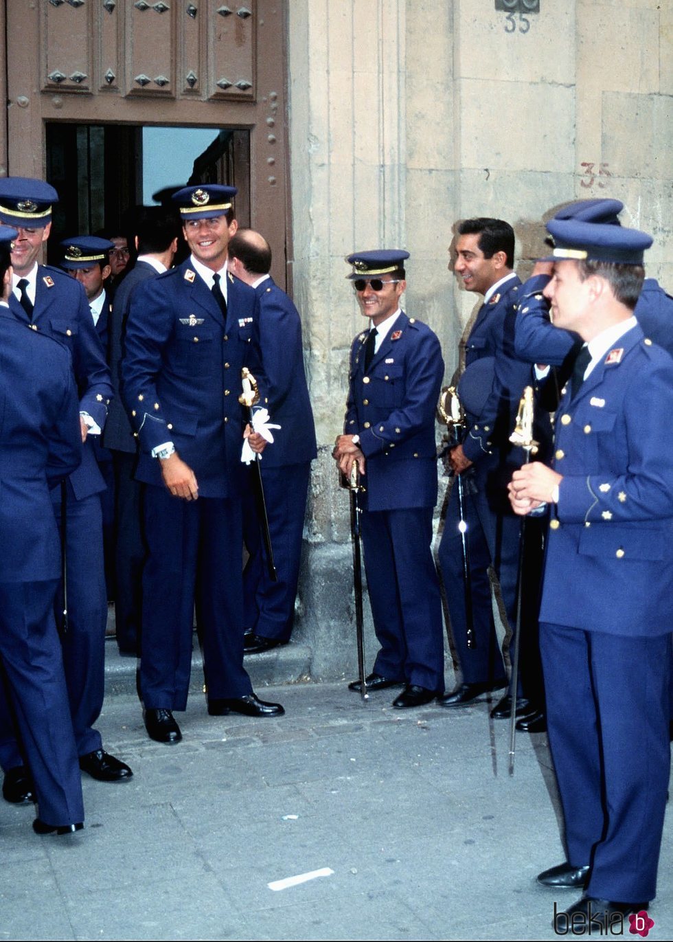 El Rey Felipe con unos amigos en la boda de un amigo del Ejército del Aire