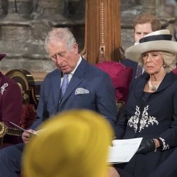 La Reina Isabel, el Príncipe Carlos, Camilla Parker, el Príncipe Harry y Meghan Markle en el Día de la Commonwealth 2018