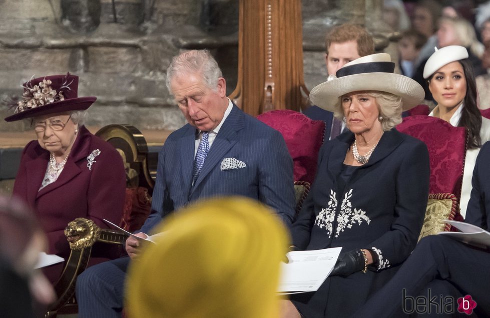 La Reina Isabel, el Príncipe Carlos, Camilla Parker, el Príncipe Harry y Meghan Markle en el Día de la Commonwealth 2018